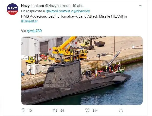 El submarino 'HMS Audacius' carga misiles Tomahawk en Gibraltar. - Twitter / @wja789