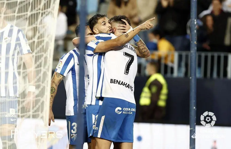 Anto&ntilde;&iacute;n anot&oacute; en la ida, en un partido que acab&oacute; 2-1 favorable al M&aacute;laga en su &uacute;ltimo triunfo en casa. - LALIGA