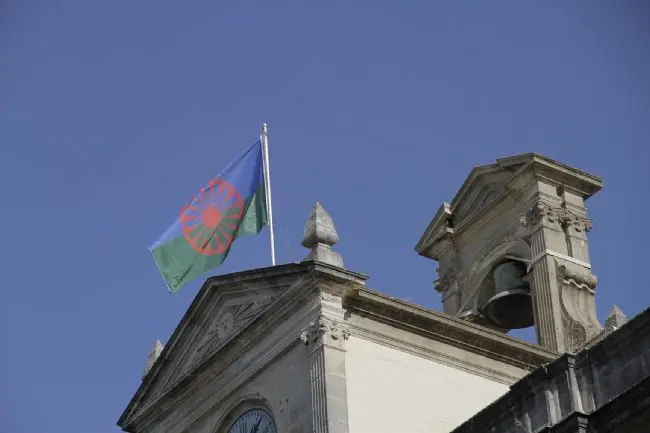 Bandera del pueblo gitano - Fakali