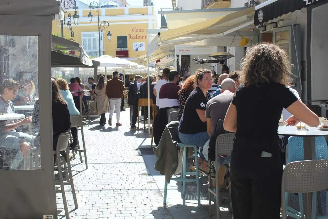 Los establecimientos de hosteler&iacute;a de Sanl&uacute;car podr&aacute;n cerrar m&aacute;s tarde. - Informaci&oacute;n.