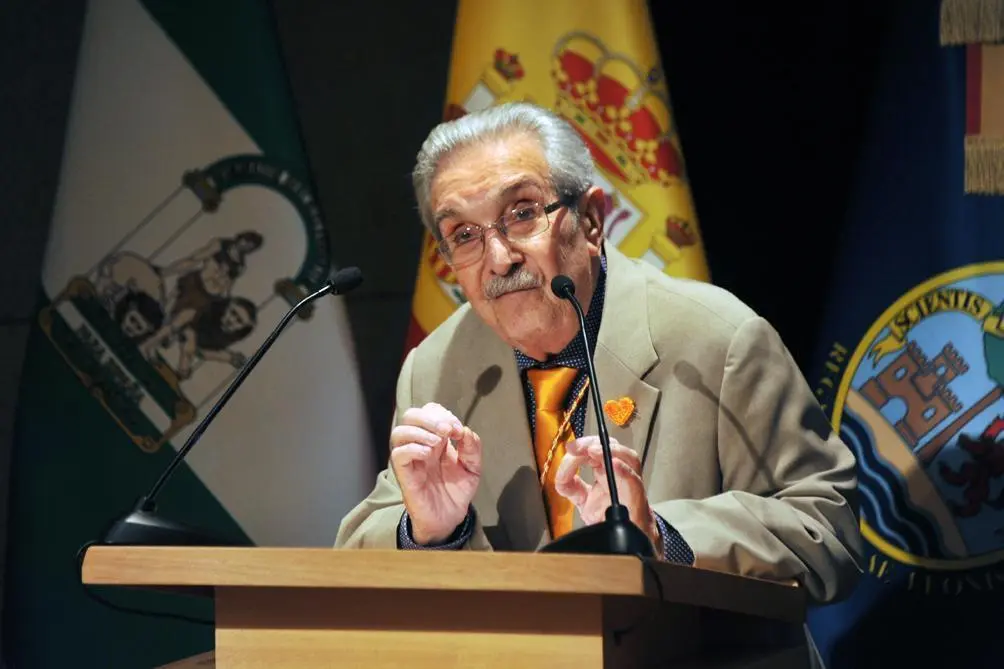 Torres Al&eacute;u en la presentaci&oacute;n de su biograf&iacute;a. - A. Atienza