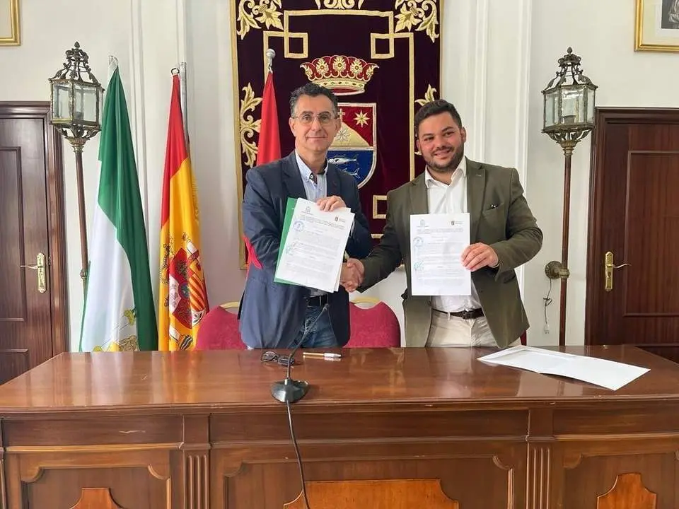 Imagen de la firma del convenio de colaboraci&oacute;n. - 
