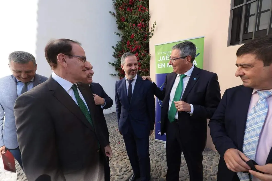 Bravo (en el centro), en un acto en M&aacute;laga. - Diputaci&oacute;n