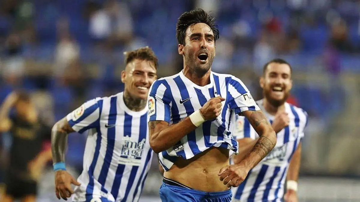 El capit&aacute;n pale&ntilde;o Alberto Escassi, pasi&oacute;n sobre el campo, celebra un gol con rabia en esta temporada. - MCF
