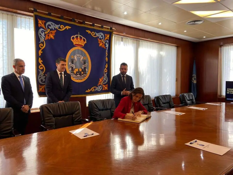 La Ministra de Industria, Reyes Maroto, en la Zona Franca de C&aacute;diz - ZF
