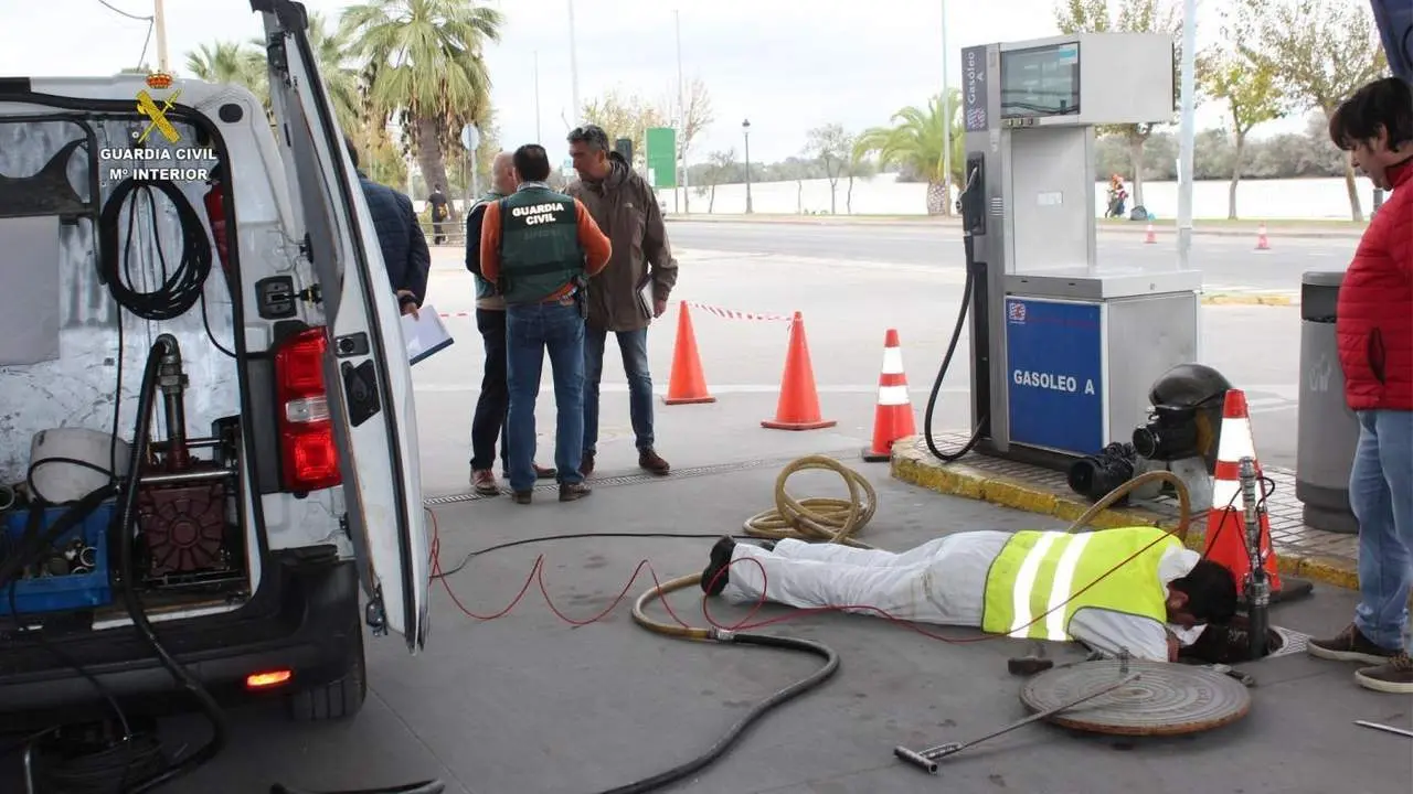 Investigaci&oacute;n de la Guardia Civil en la gasolinera de Coria del R&iacute;o. - GUARDIA CIVIL