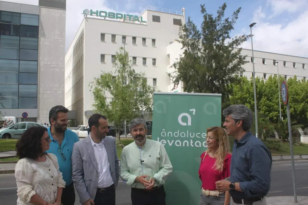 Modesto Gonz&aacute;lez, candidato a la presidencia de la Junta por Andaluces Levantaos, en el hospital de Jerez - Andaluces Levantaos