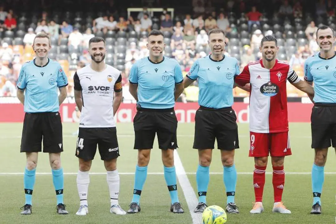Nolito con la camiseta rojiblanca del Celta - LLS