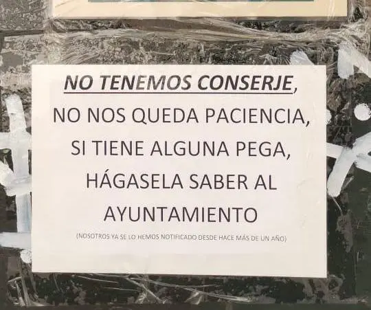 El cartel en el CEIP San Ignacio. - A.I.