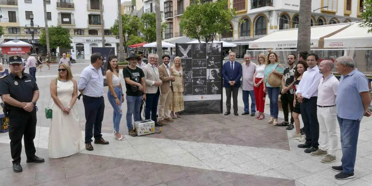 Exposici&oacute;n en la Plaza Alta. - A. I.