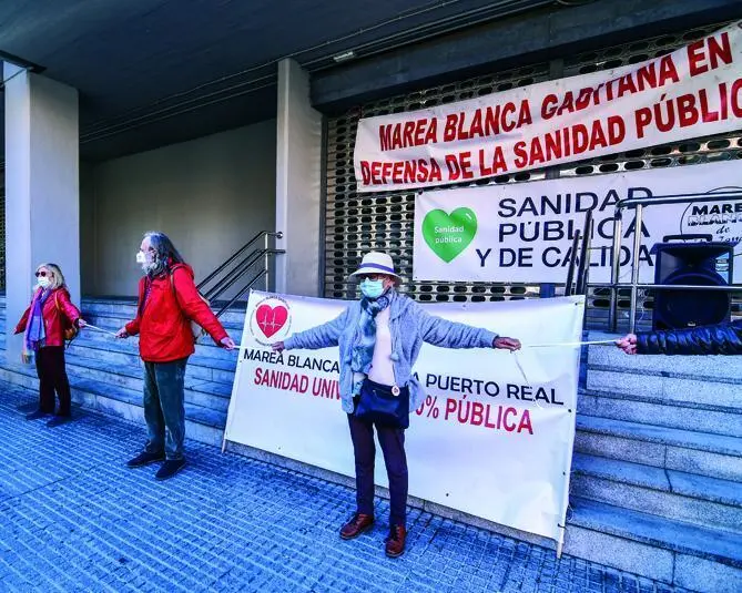 Acci&oacute;n reivindicativa de la Marea Blanca Gaditana este domingo en C&aacute;diz. - Eulogio Garc&iacute;a