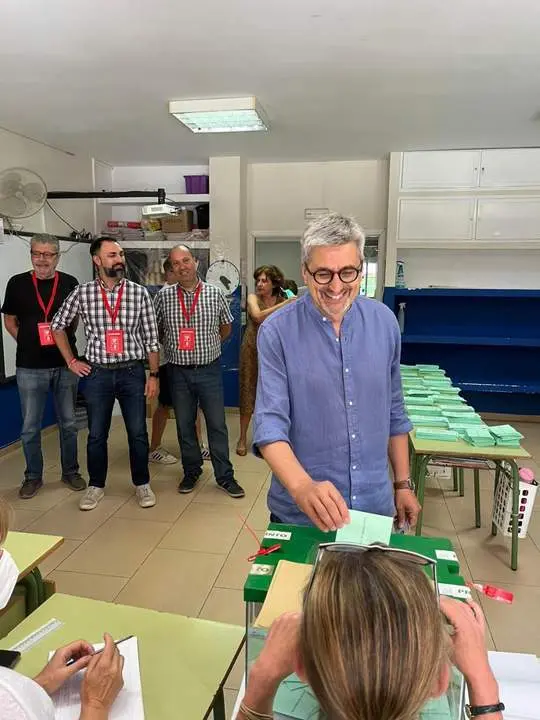 Aguilar ejerci&oacute; el derecho al voto. - PSOE M&aacute;laga