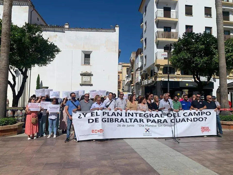Concentraci&oacute;n contra las drogas en Algeciras. - Facebook / Alternativas