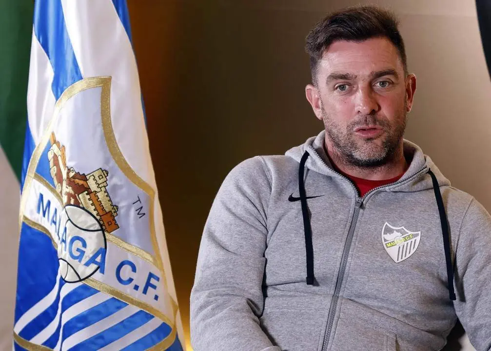 Pablo Guede, entrenador del M&aacute;laga CF, perfila la planificaci&oacute;n del nuevo curso.  - M&Aacute;LAGA CF