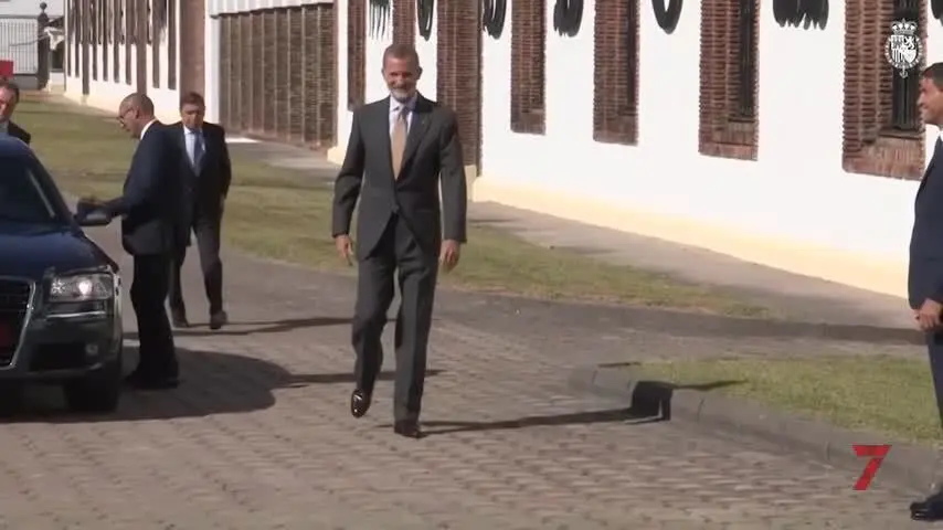 Muchas ovaciones y un grupo antimon&aacute;rquico: As&iacute; fue la visita de El Rey en El Puerto
