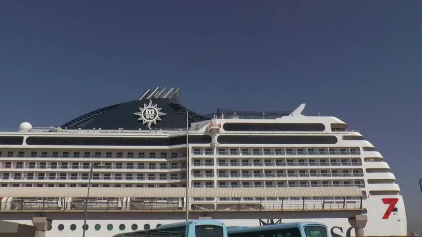 300 cruceristas comienzan sus vacaciones desde el Puerto de M&aacute;laga