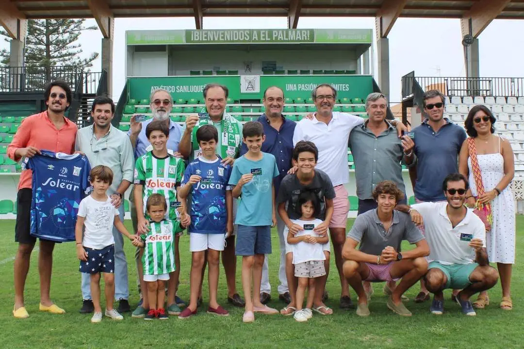La familia Barbadillo siempre ha estado muy unida al Atl&eacute;tico Sanluque&ntilde;o - Ra&uacute;l J. Bustillos