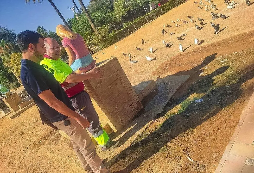 Gonz&aacute;lez Rojas, en el Parque de Mar&iacute;a Luisa. - IU