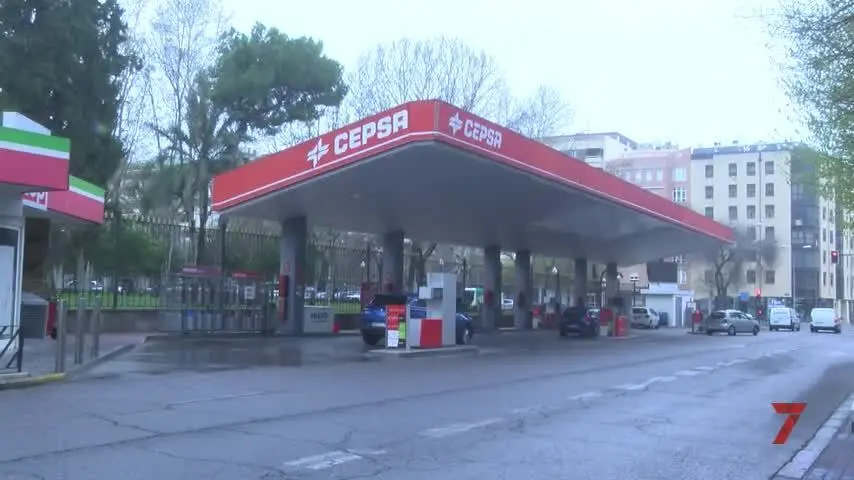 C&oacute;rdoba ahorra cuatro millones al mes por el descuento de 20 c&eacute;ntimos de combustible