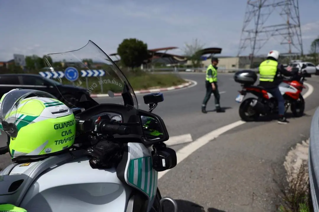 Agentes de la Guardia Civil de Tr&aacute;fico en una imagen de archivo. - EDUARDO PARRA / EP 