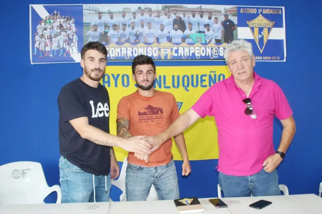 Antonio D&iacute;az, Ra&uacute;l Tejero y Vita en el acto de presentaci&oacute;n - Ra&uacute;l J. Bustillos