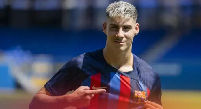 Roberto jugar&aacute; este a&ntilde;o en el Bar&ccedil;a 'B', pero tiene contrato hasta 2025 con el M&aacute;laga. - FCB