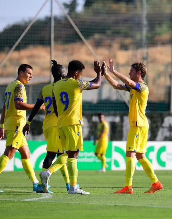 Mabil, Choco Lozano y &Aacute;lex Fern&aacute;ndez, durante el partido ante el M&aacute;laga en el Marbella Football Center. - C&aacute;diz CF