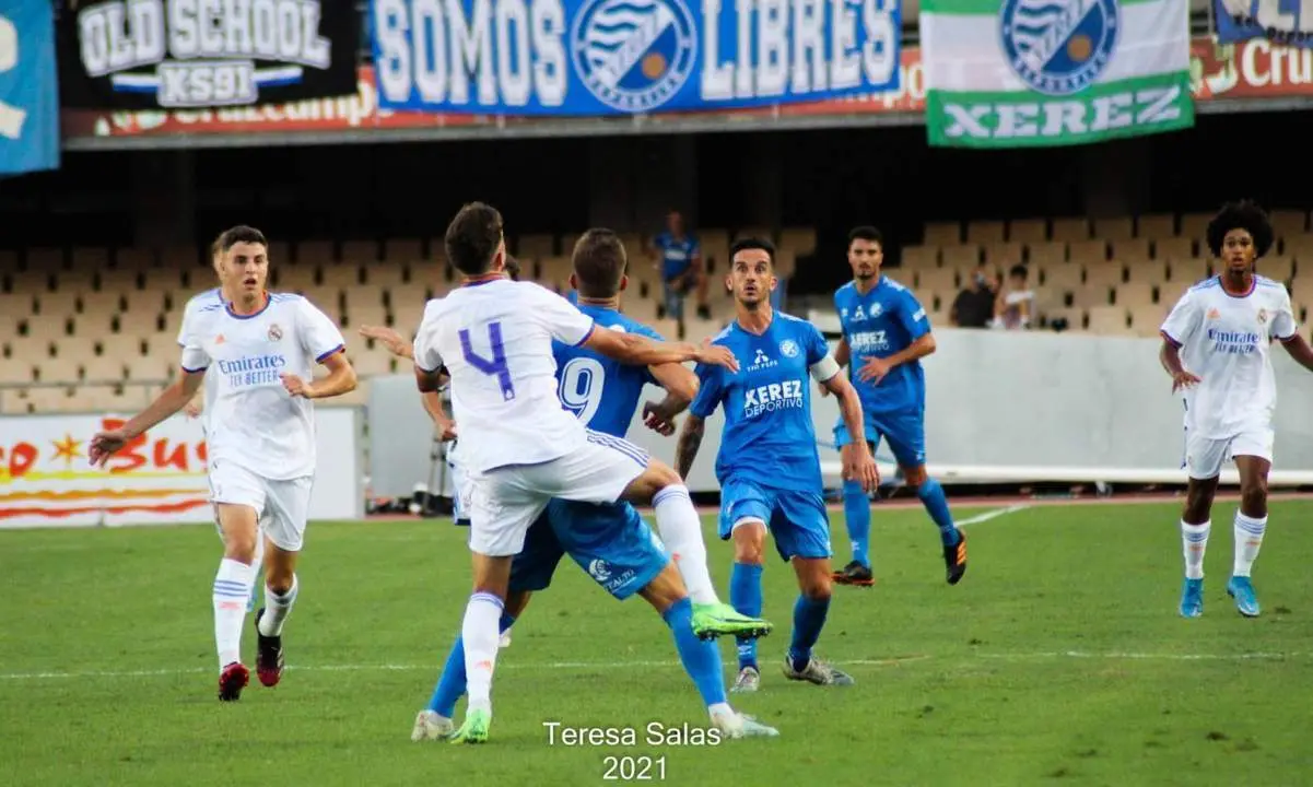 El pasado curo, el Xerez DFC tambi&eacute;n se midi&oacute; al Real Madrid Castilla en Chap&iacute;n. - Teresa Salas