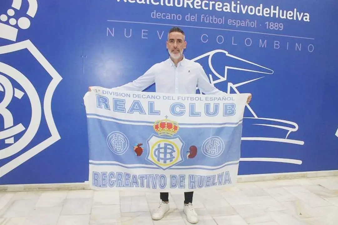 Abel G&oacute;mez el d&iacute;a que fue presentado como entrenador del Recreativo de Huelva - Tenor