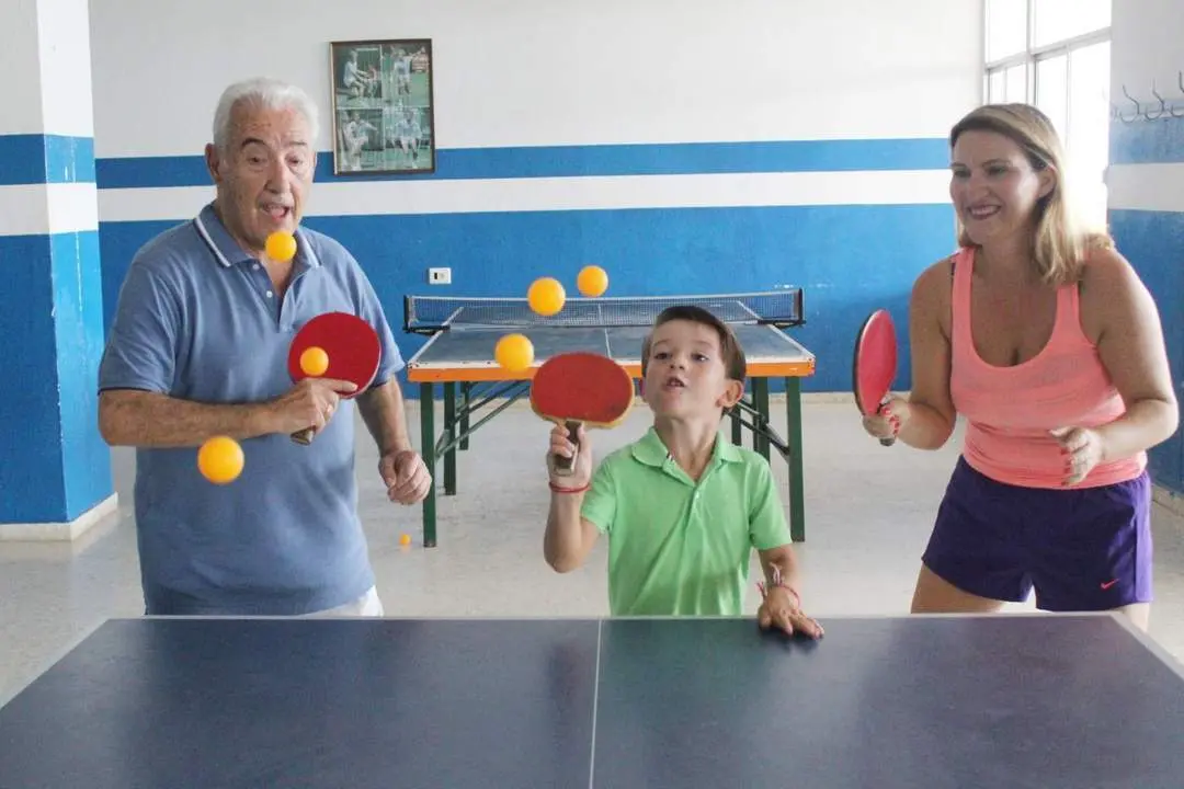 Santiago, Lorenzo y Roc&iacute;o, tres generaciones ligadas al tenis de mesa - Ra&uacute;l J. Bustillos
