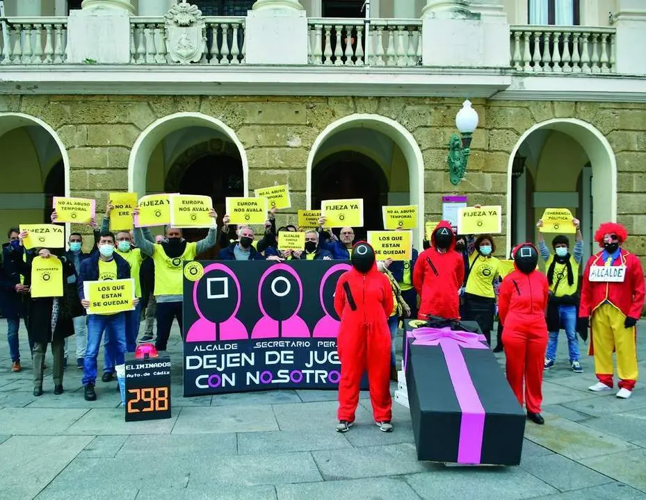 Protesta de los interinos del Ayuntamiento por la estabilizaci&oacute;n en imagen de archivo.  - Eulogio Garc&iacute;a