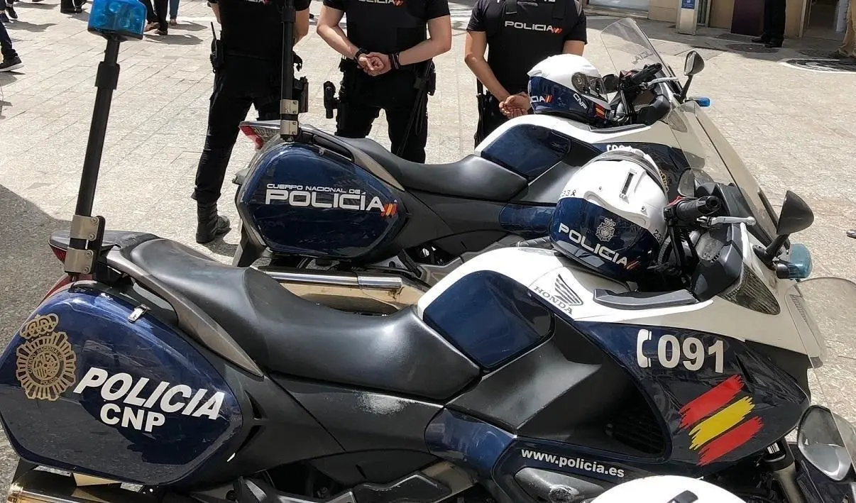 Polic&iacute;a Nacional - EP