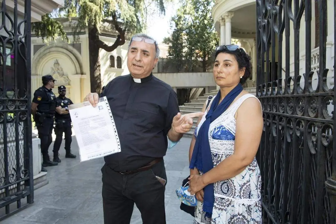 Entrega del manifiesto. - EFE/Miguel &Aacute;ngel Molina