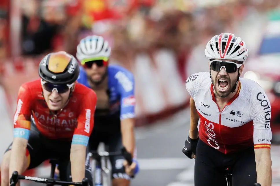 El ciclista espa&ntilde;ol Jes&uacute;s Herrada gan&oacute; la etapa 7 de la Vuelta Ciclista a Espa&ntilde;a, que uni&oacute; a Camargo con Cistierna en un final de carrera que fue muy emocionante - EFE