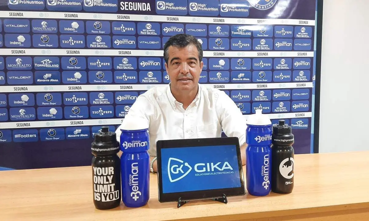 Jos&eacute; P&eacute;rez Herrera, este viernes en la sala de prensa de Chap&iacute;n. - Viva Jerez