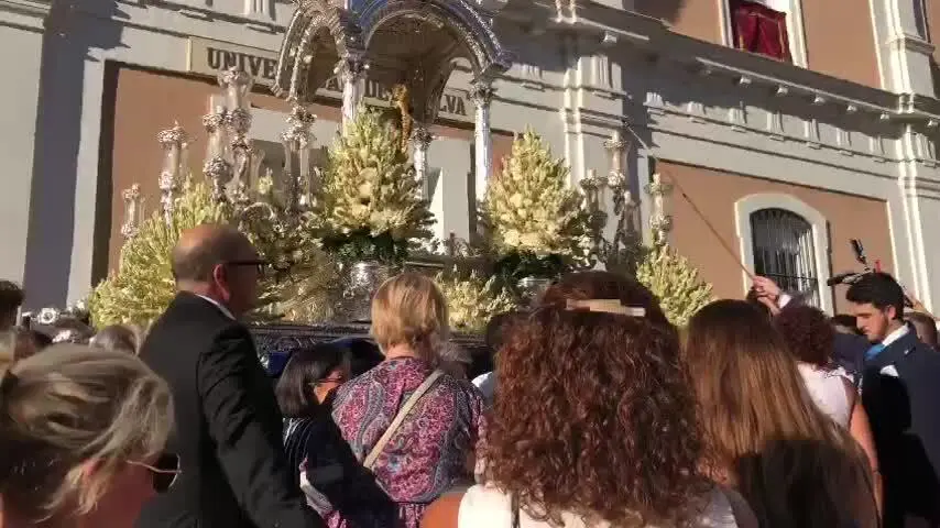 La ciudad de Huelva derrama devoci&oacute;n en un intenso abrazo a su Patrona