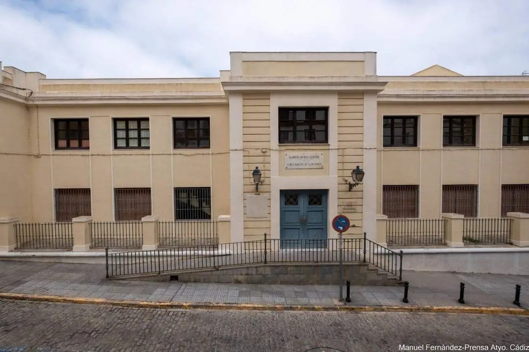 Fachada de la Escuela Municipal Infantil.  - Ayuntamiento de C&aacute;diz. 