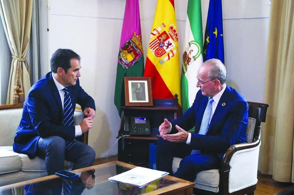 A la derecha el consejero, con el alcalde. - Ayto. M&aacute;laga
