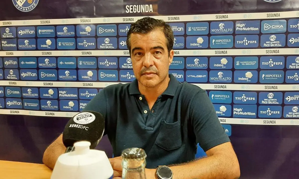 P&eacute;rez Herrera, este domingo en la sala de prensa de Chap&iacute;n. - Viva Jerez