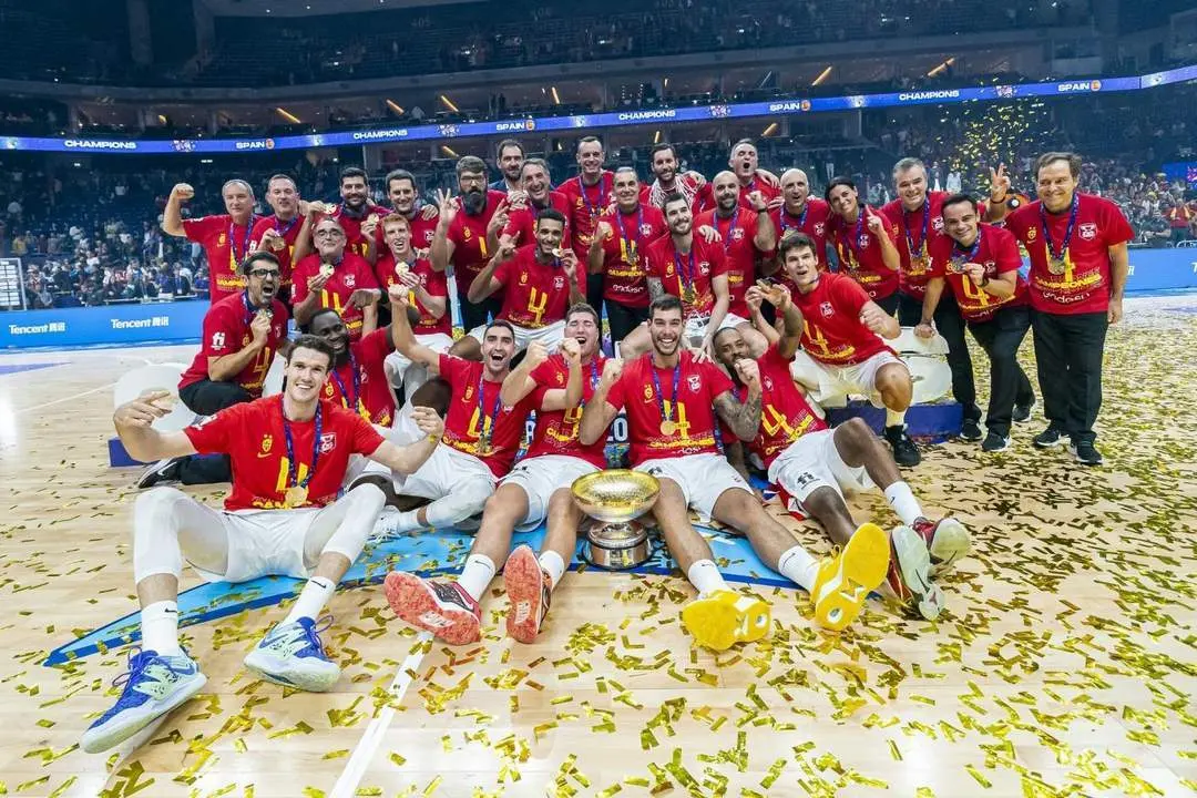 La selecci&oacute;n absoluta de baloncesto tras ganar la Medalla de Oro del Eurobasket. - ALBERTO NEVADO / JUNTA DE ANDALUC&Iacute;A