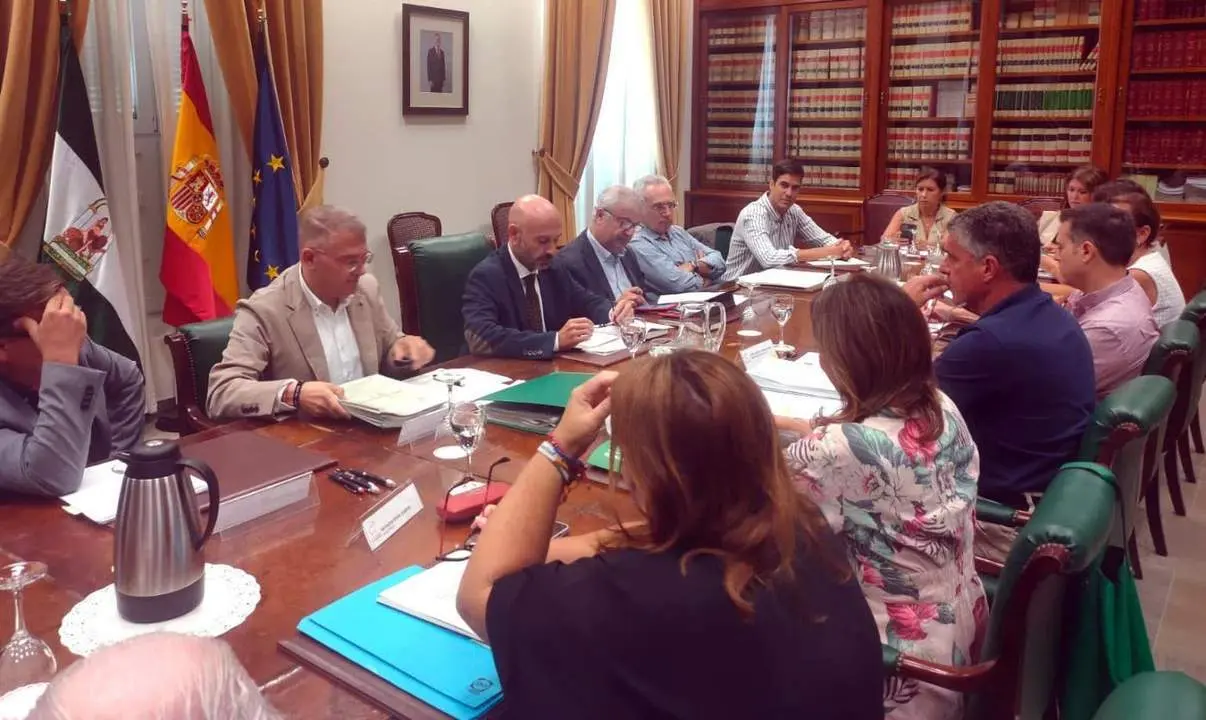 Junta Plenaria de la Cueva de Nerja.  - VM