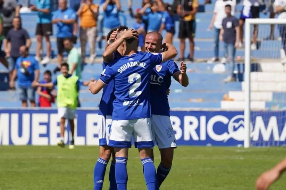 Lolo Gonz&aacute;lez celebra el gol que logr&oacute; su compa&ntilde;ero Duarte - LD