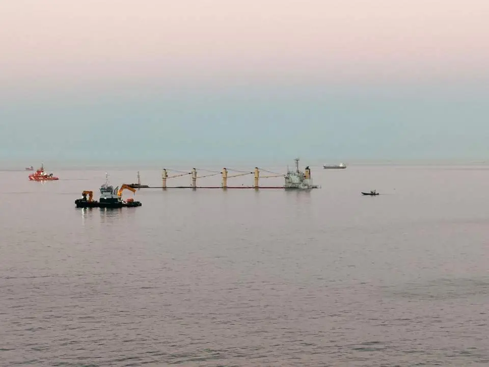 El OS 35, varado frente a Gibraltar. - A. I.
