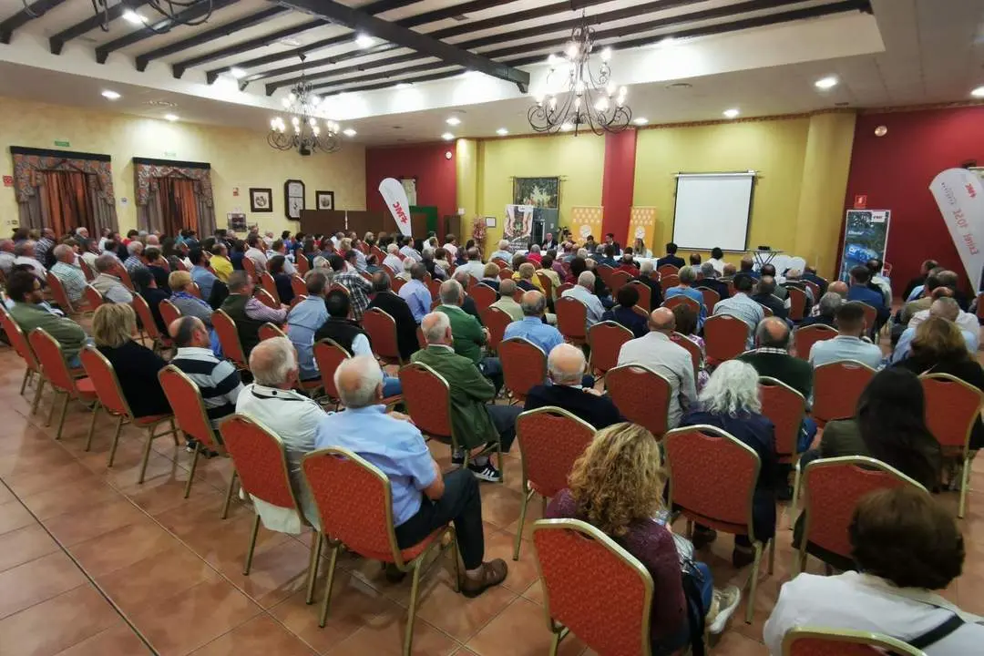 Jornada informativa de UPA celebrada en el Sal&oacute;n V&iacute;a Priego.  - UPA