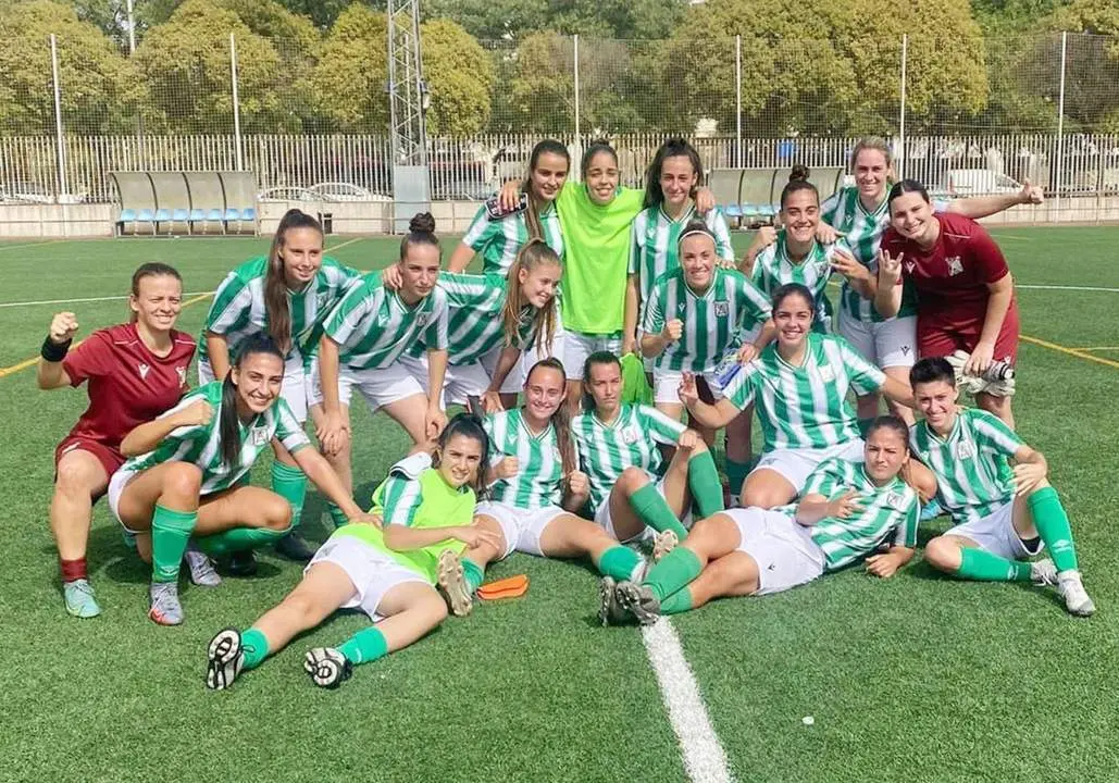 El Atl&eacute;tico Sanluque&ntilde;o Femenino celebrando el triunfo obtenido en Jerez - ASCF