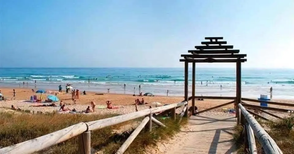 Los hoteles y apartahoteles rozan el 90% de ocupaci&oacute;n en Chiclana durante septiembre - Viva