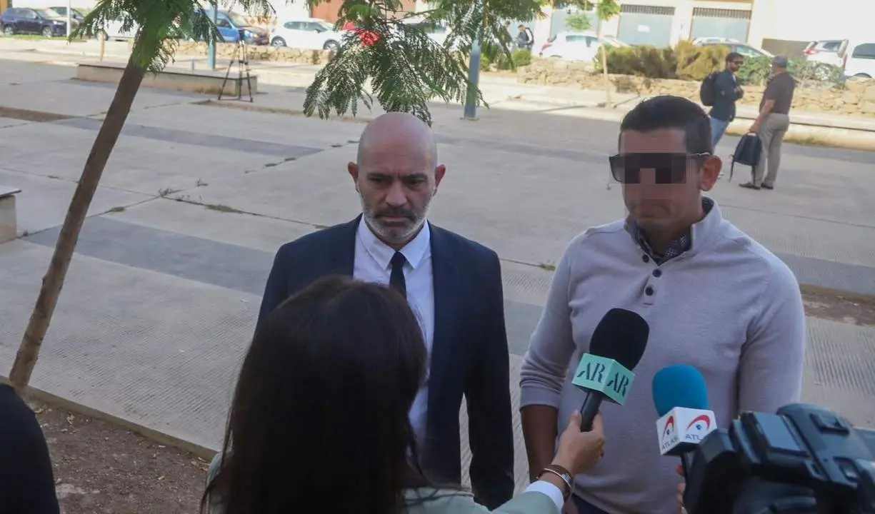 El Juzgado de Primera Instancia e Instrucci&oacute;n n&uacute;mero 4 de la localidad malague&ntilde;a de V&eacute;lez-M&aacute;laga ha acogido este viernes una vista para concretar los hechos. - &Aacute;LEX ZEA/EP
