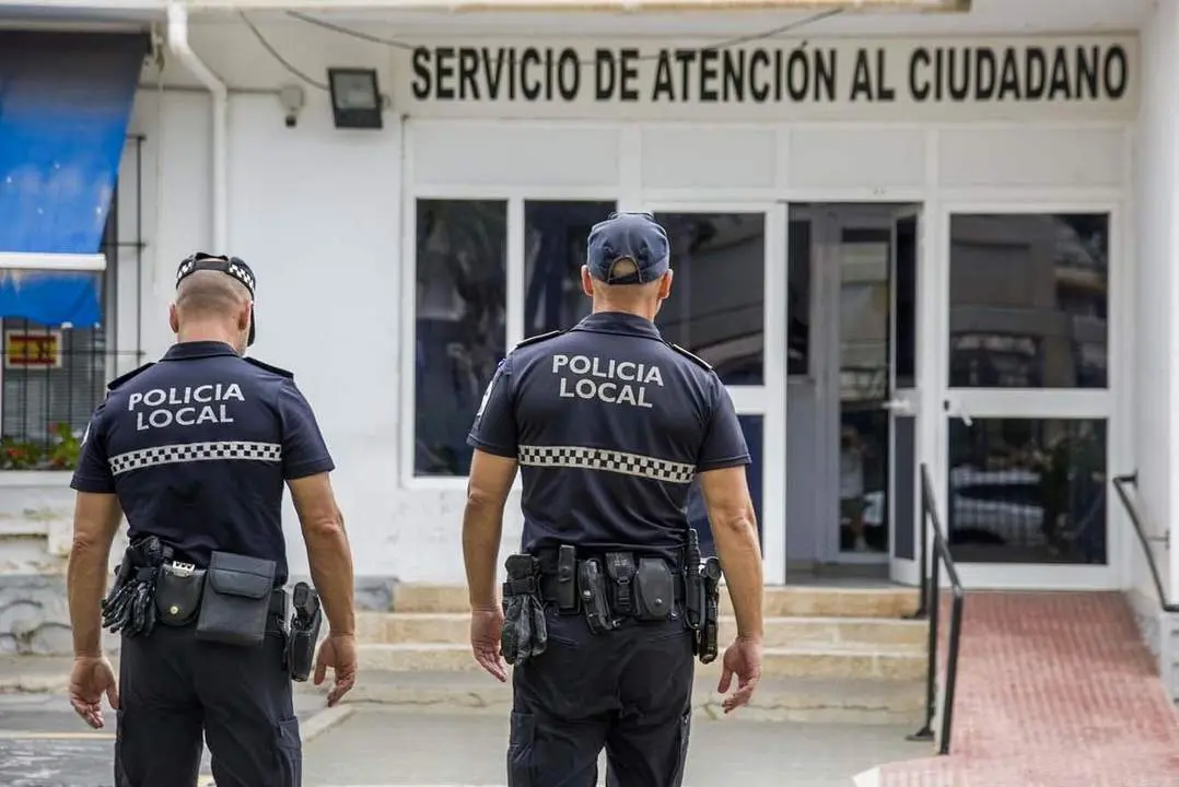 Agentes de la Polic&iacute;a Local de Torremolinos (M&aacute;laga). - Ayto. Torremolinos