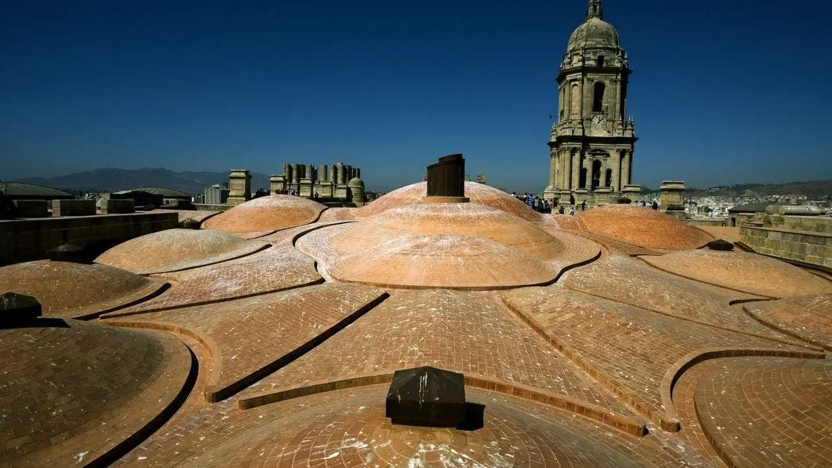 Tejado de la Catedral malague&ntilde;a, 'La manquita'. - EFE