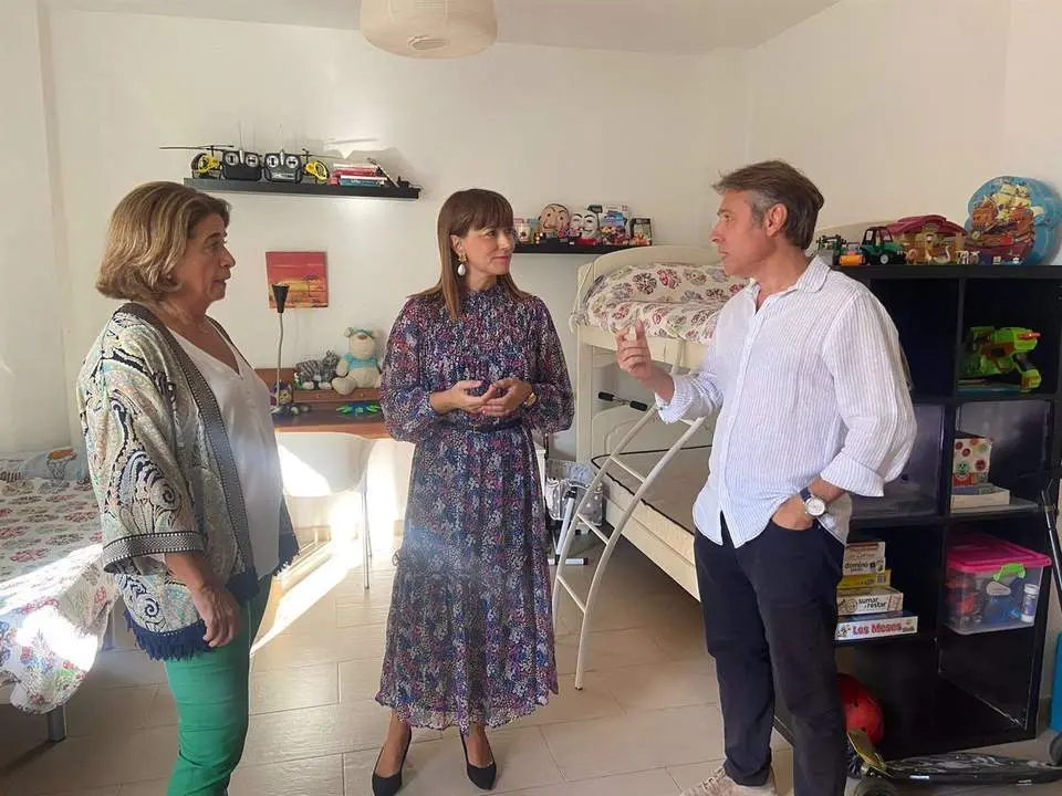 Ruth Sabaria, delegada territorial de Inclusi&oacute;n Social, Juventud, Familias e Igualdad en M&aacute;laga, en su visita a los centros de acogimiento residencial de Nuevo Futuro - 